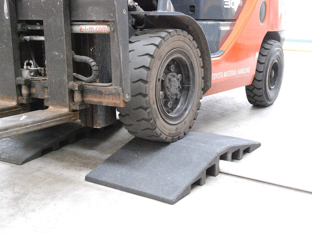 Overkørselsrampe Light H.90 L,1155 B,585  mm - Backner ApS